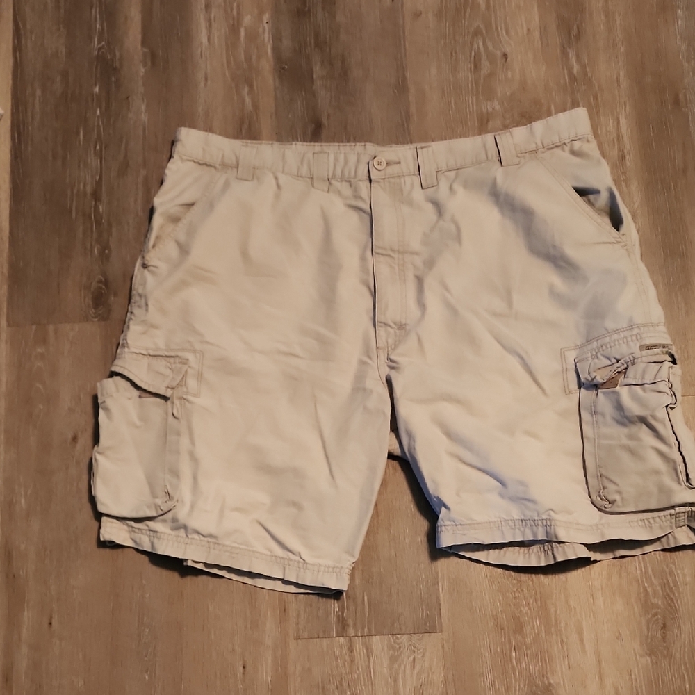 Men's Tan Cargo Shorts